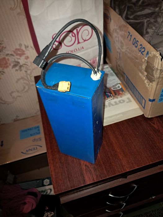 Продам акомуляторную батарею