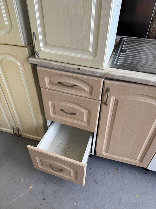 Кухня (мебель) .