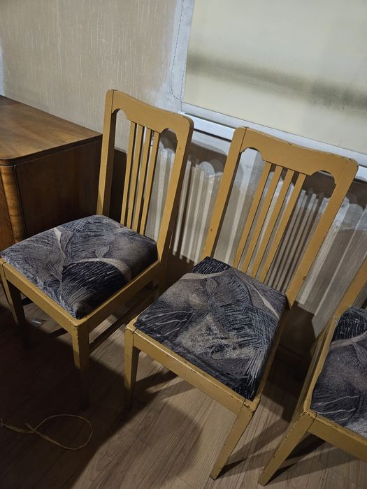 Krzesla Hałas prl 4 sztuki
