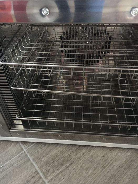 Сухожаровий шкаф.