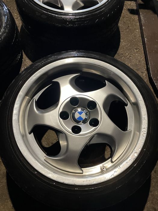 Koła felgi bmw e34 e36 e30 Msystem 2 kute opony pirelli pzero nero