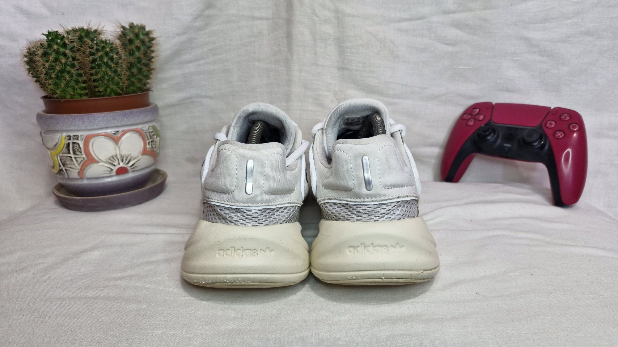 Кросівки Adidas Ozelia.Розмір 42.5