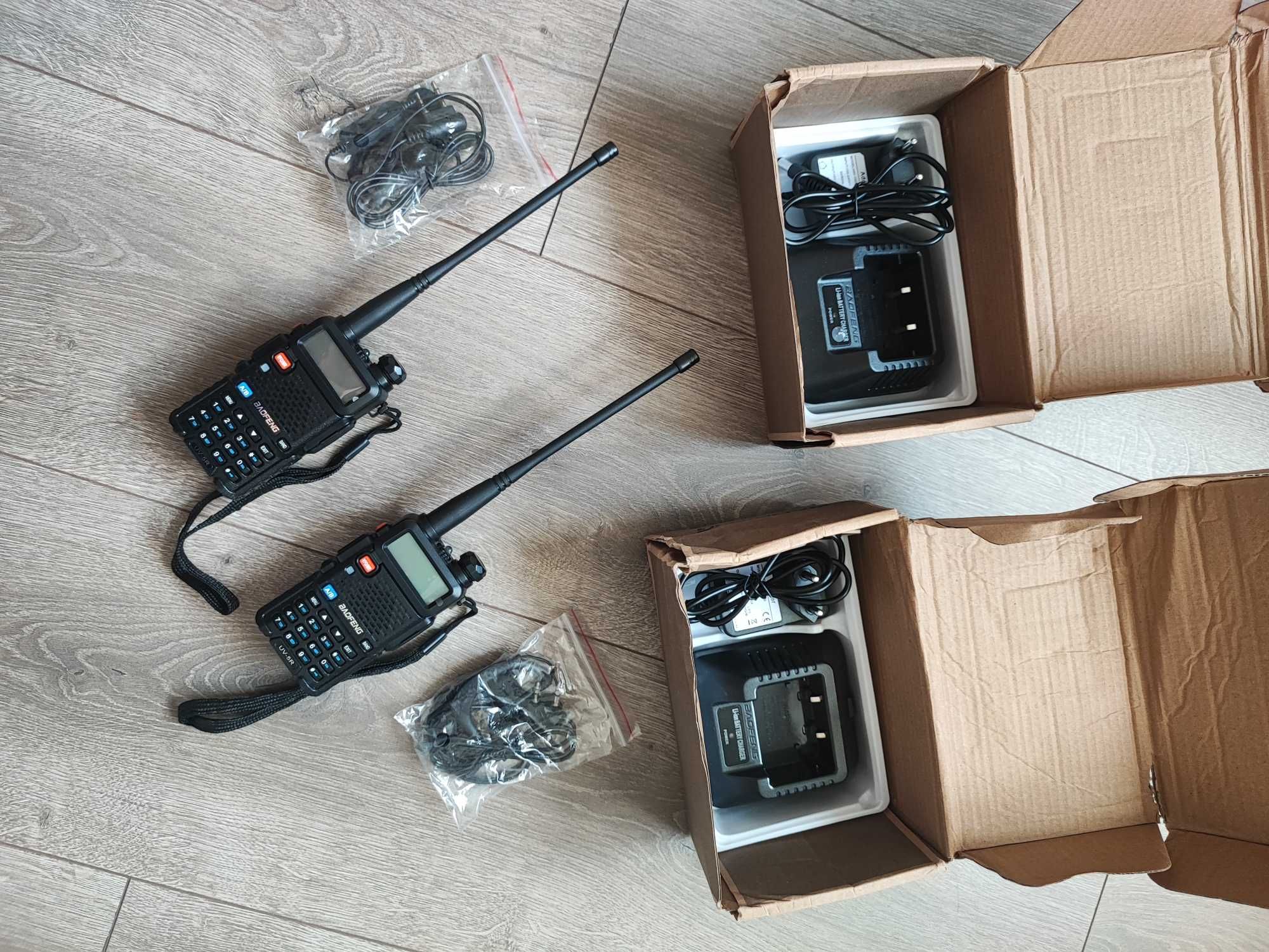 Рации Baofeng UV-5R + Кабель для прошивки + Зарядка от USB