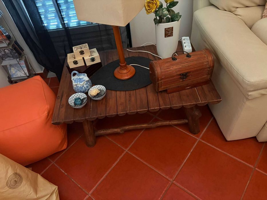 Móvel (Mesa de apoio sofá - Madeira Estilo Rustico)