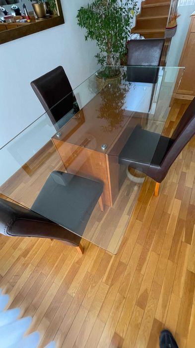 Mesa de Vidro Temperado 2cm (200x100) + 4 Cadeiras Almofadadas