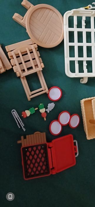 Скидка!!Sylwanian families .Красная  с багажником и гриле.