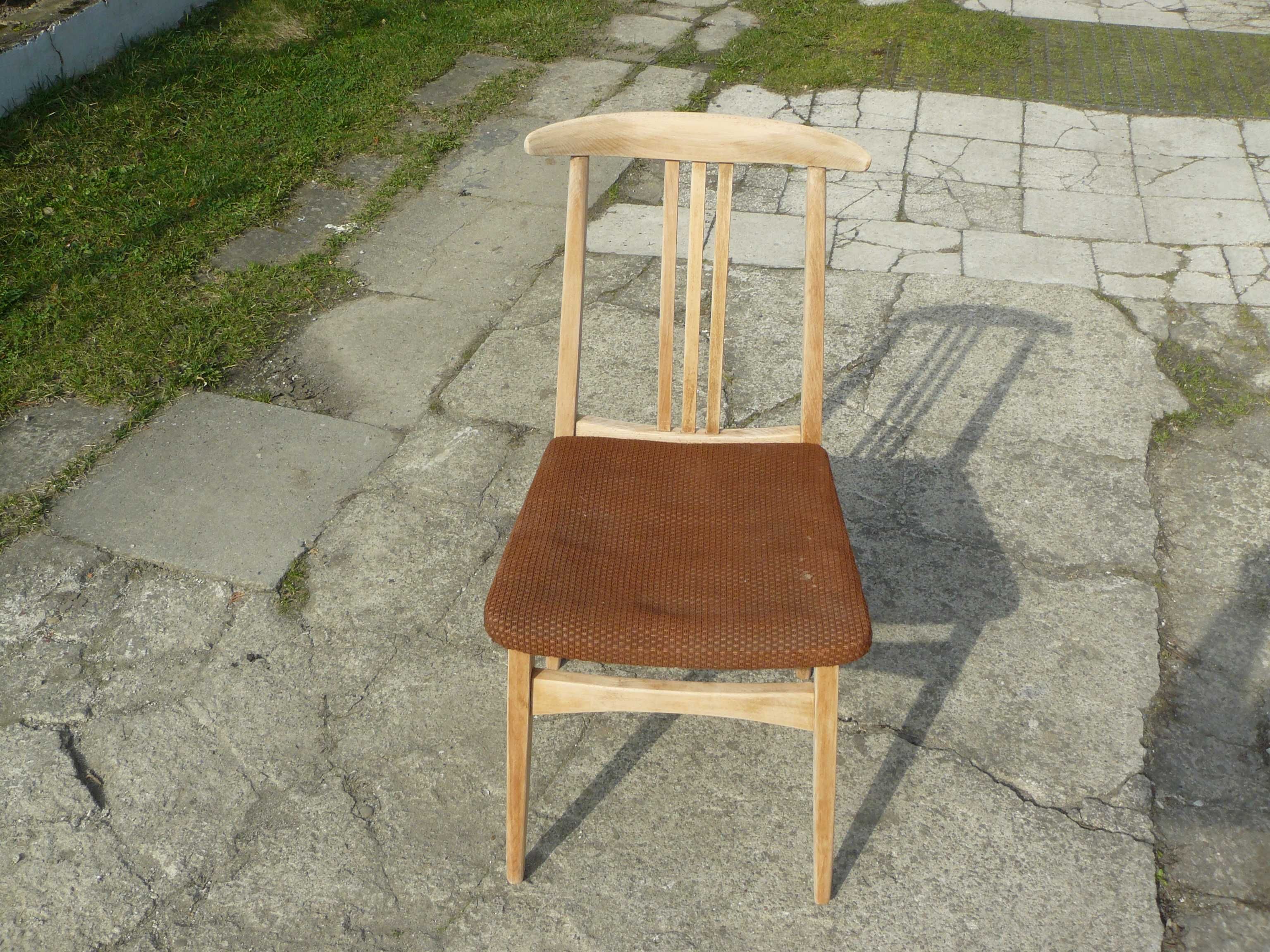 Stare krzesła proj. M .Zieliński.