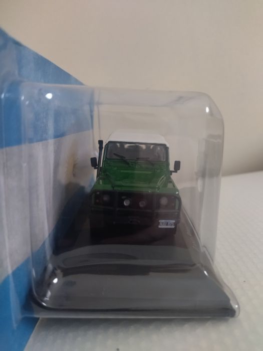 Miniatura Land Rover Defender 110 Nova 1/43
