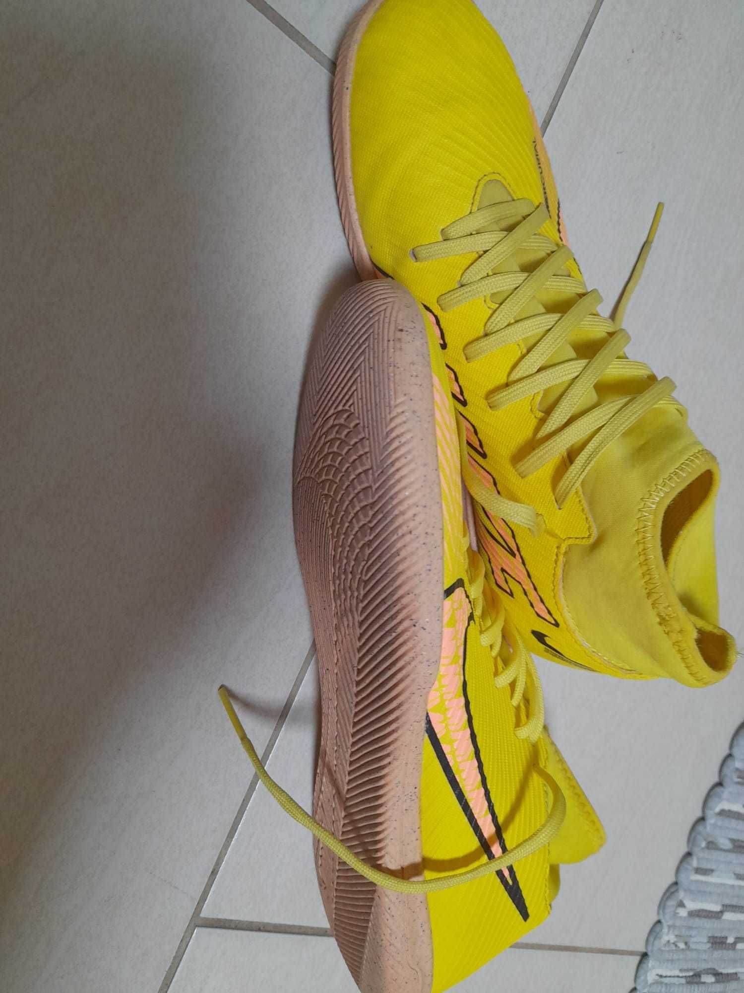 sapatilhas futsal nike