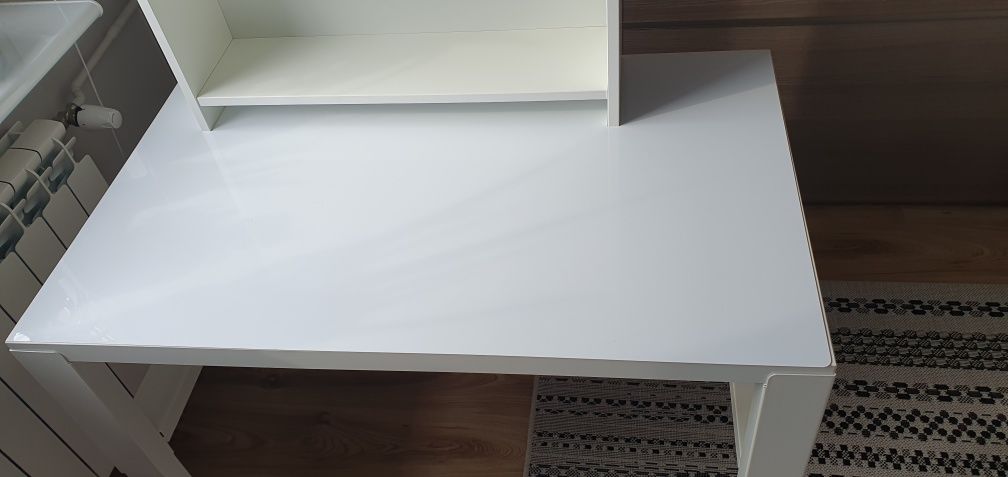 Biurko Ikea Pahl z nadstawką