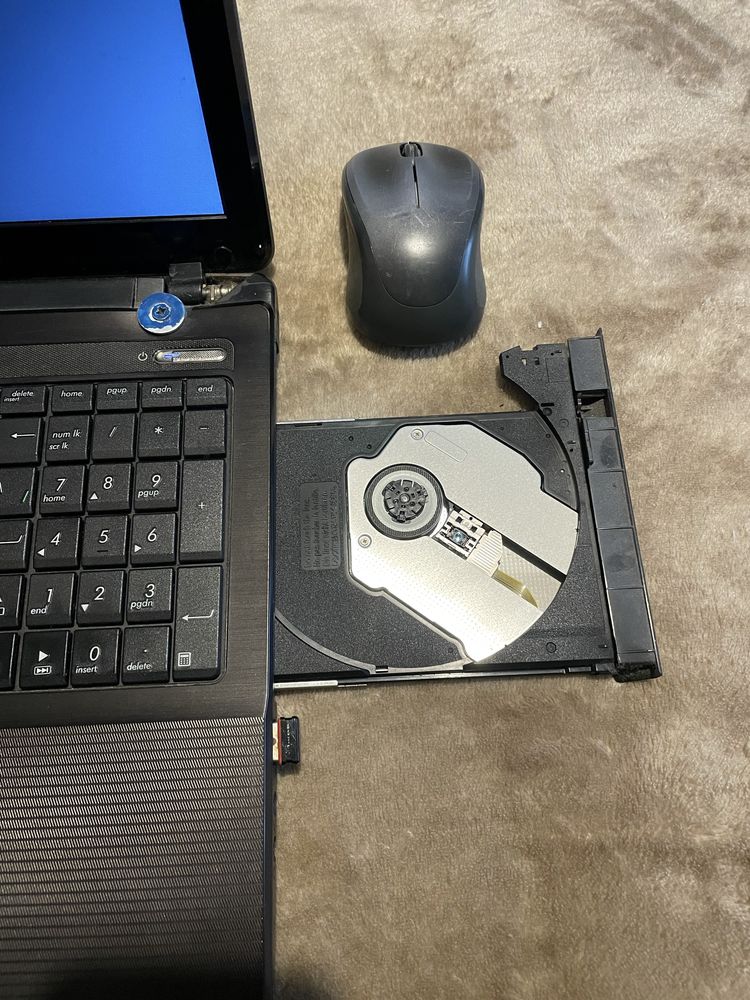 Ноутбук ASUS