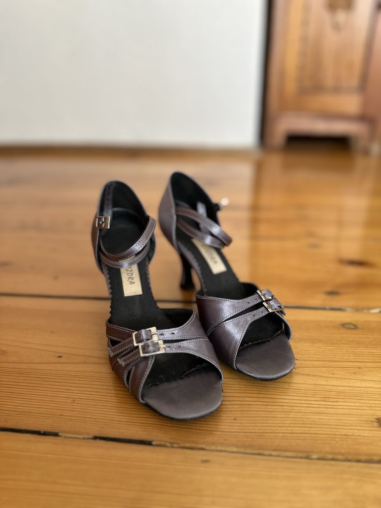 Buty do latino Kozdra 25D rozm 36, wkł 23,5 cm