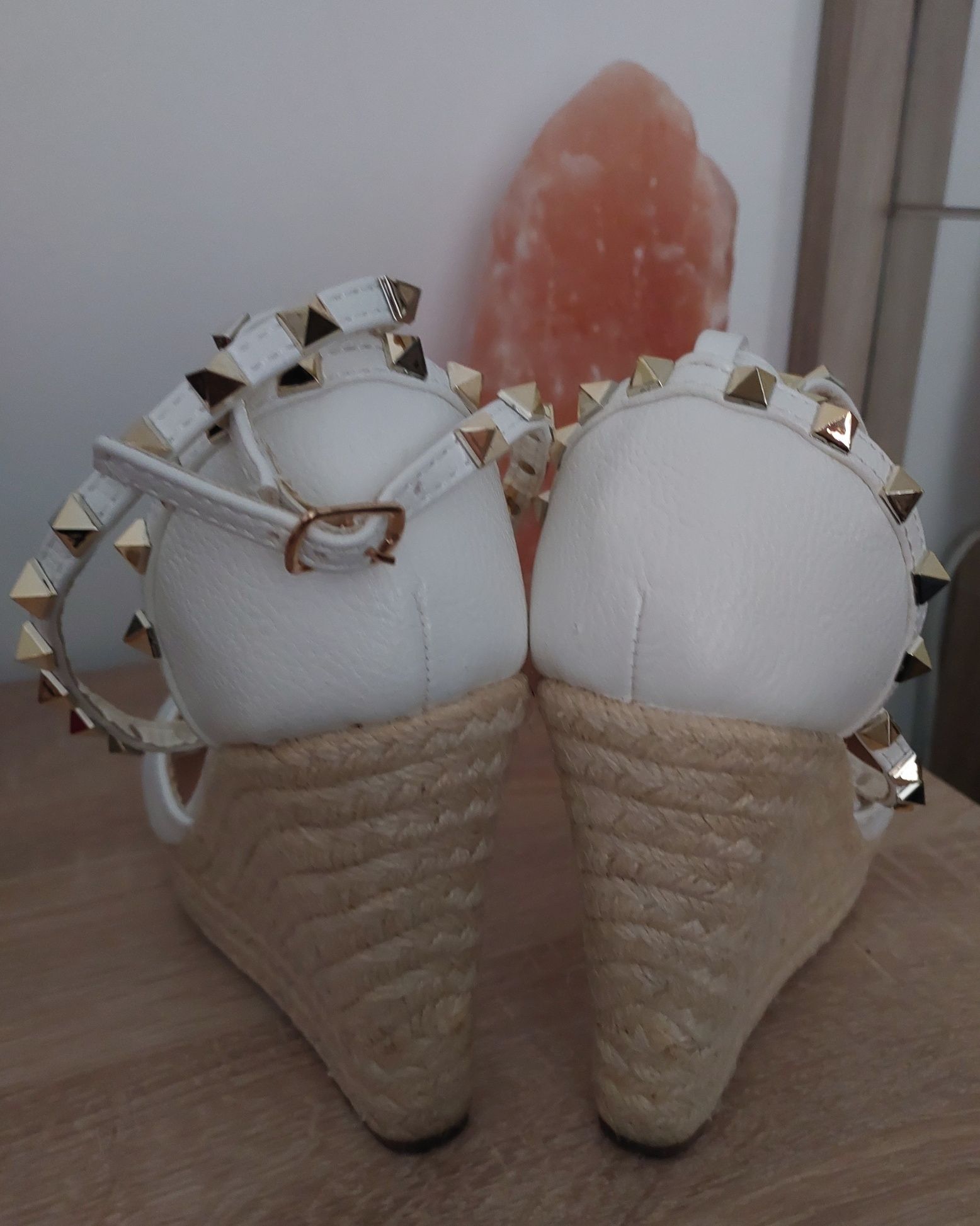 Białe espadryle na koturnie Kayla 39 (25cm)