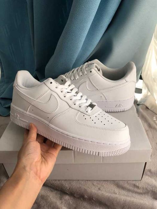 Buty meskie Nike Air Force 1 Low White R.37.5