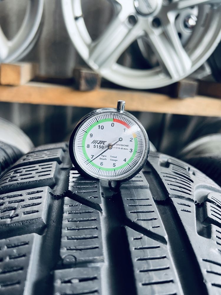 Шини Резина Зимові 19Рік 215 55 17 Pirelli Sottozero 4шт