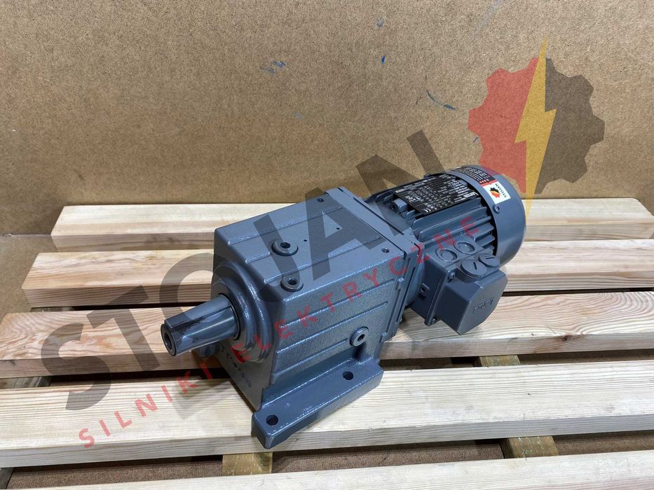 motoreduktor / przekładnia 0,37kW 70,3obr. 3fazowy Lenze