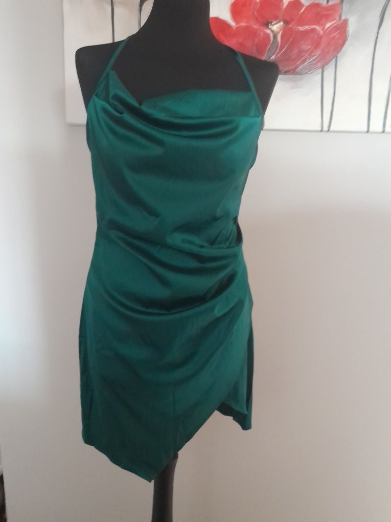 Zielona lejaca satynowa sukienka na ramiączkach S M 36 38 asymetryczna