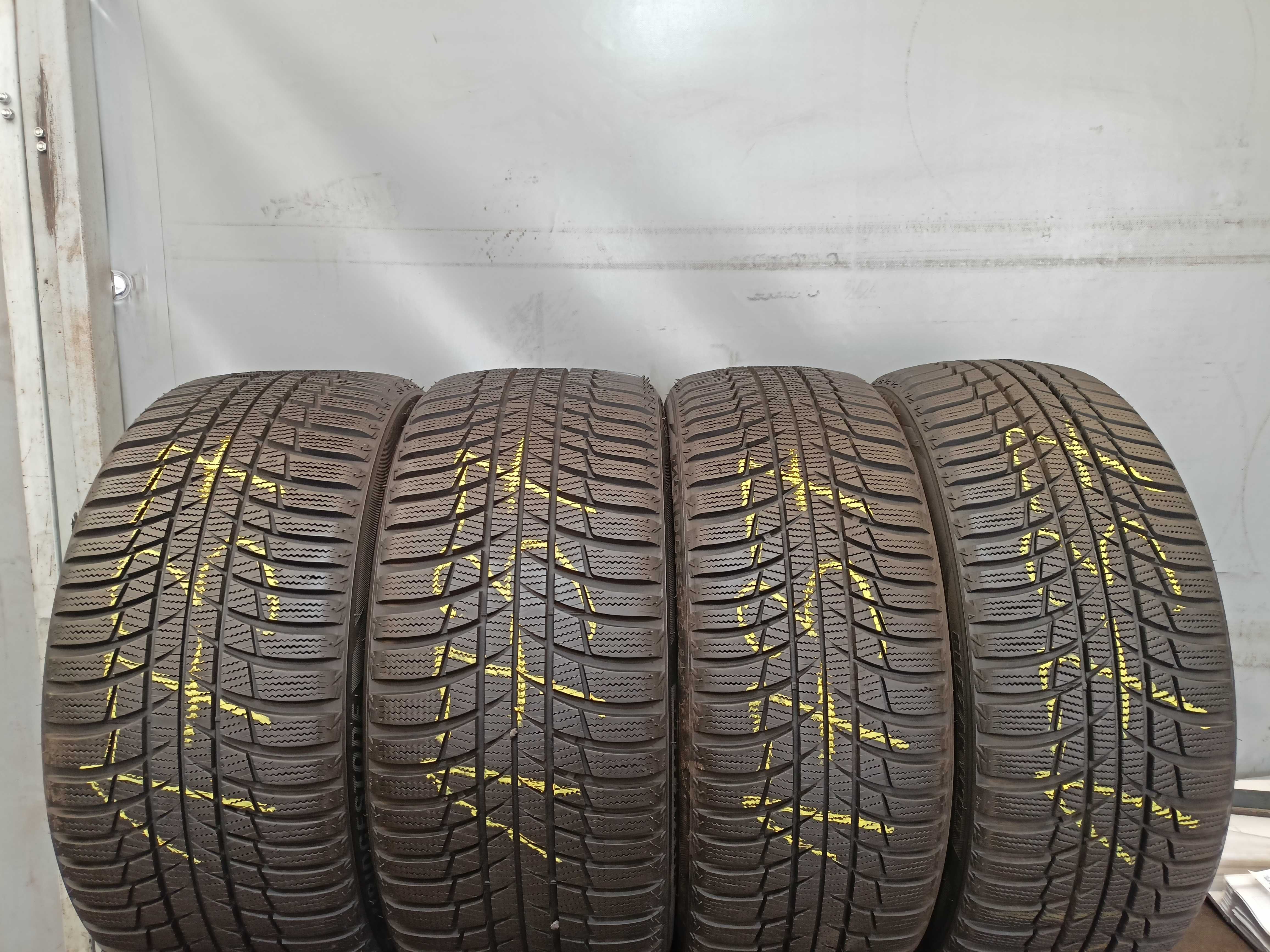 Bridgestone Blizzak LM001 255/40/225/45/18 16r. 99/95V 7,5-6,9mm(1737)