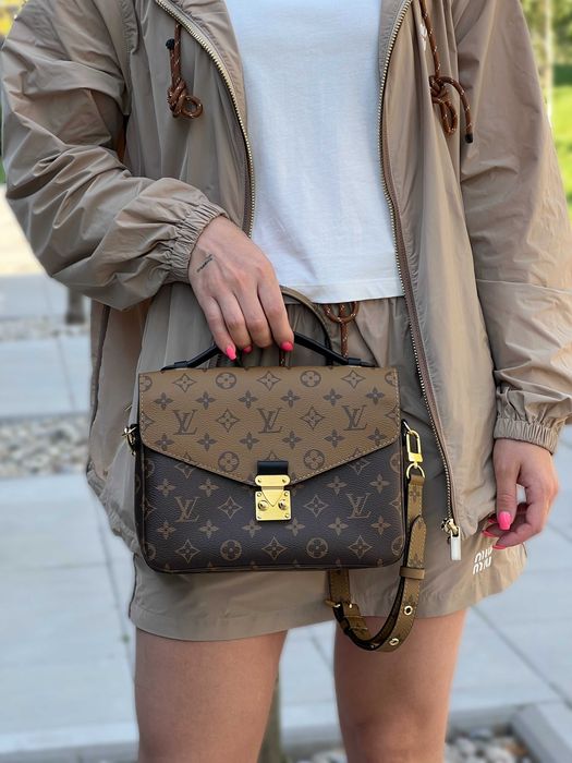 Женская сумка Louis Vuitton Pochette Métis Monogram Reverse