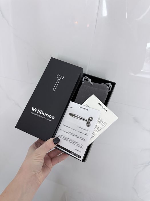 Роликовий масажер для лиця і шиї Wellderma