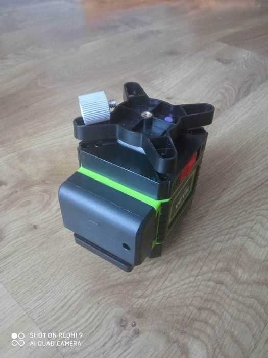 Laser krzyżowy + 2 baterie samopoziomujący zielony 4x360 16 lini 4D 3D