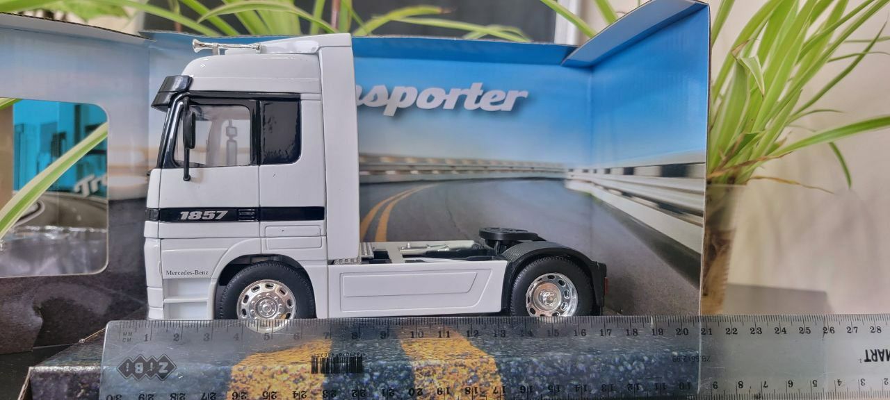 Масштабная модель 1:32 новая SCANIA R470 
MERCEDES-BENZ ACTROS 1857 бе