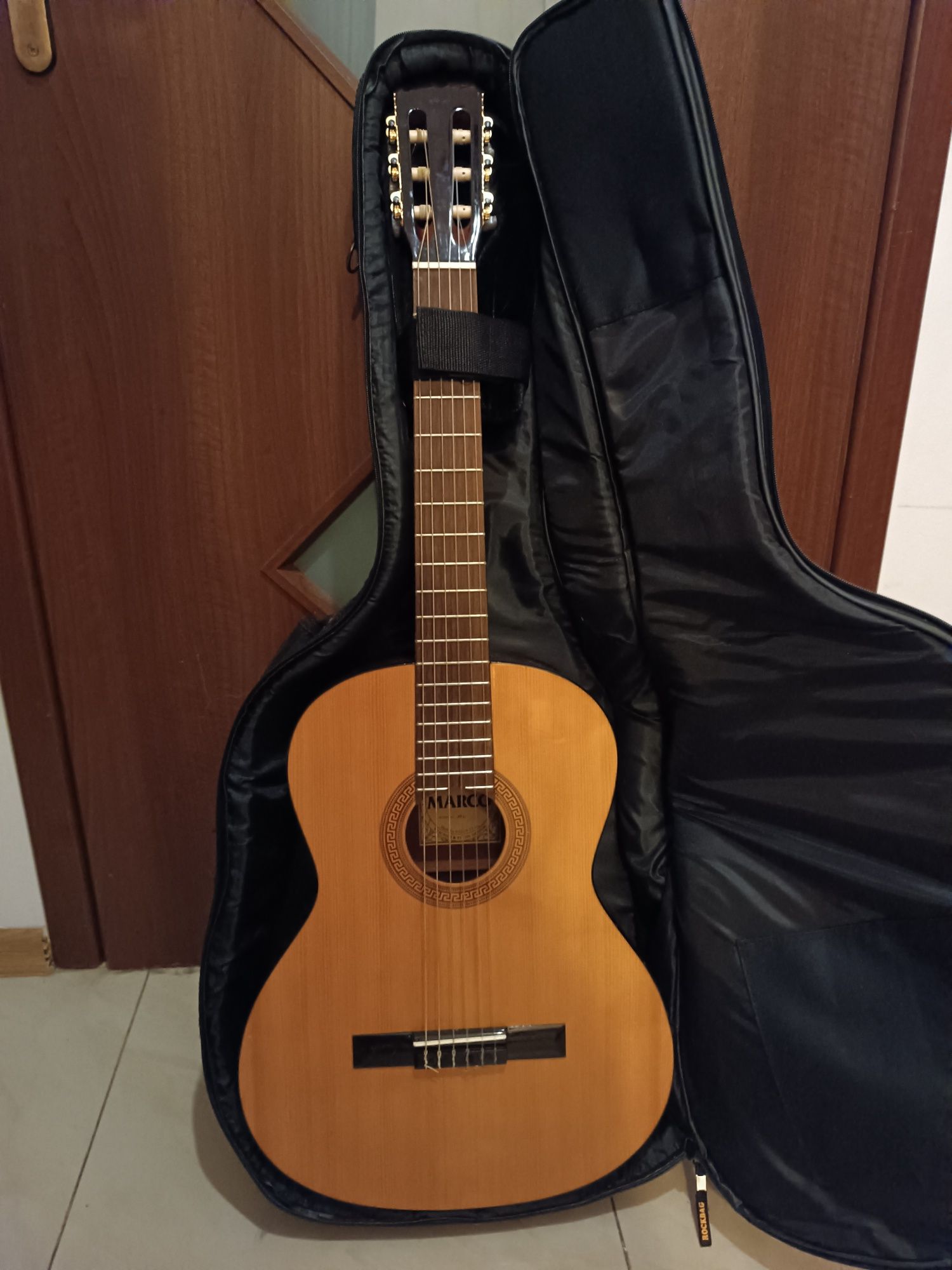 Gitara klasyczna Marco z pokrowcem