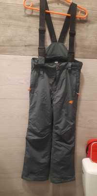 4 F spodnie narciarskie  152 cm