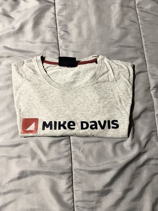 T-Shirt Mike Davis Cinzenta