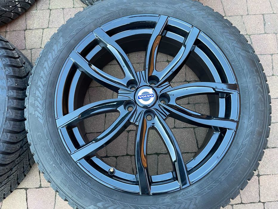 3614. Koła zimowe Volvo XC60 II 5x108 czarne 235/55/19 2024r 8.5mm