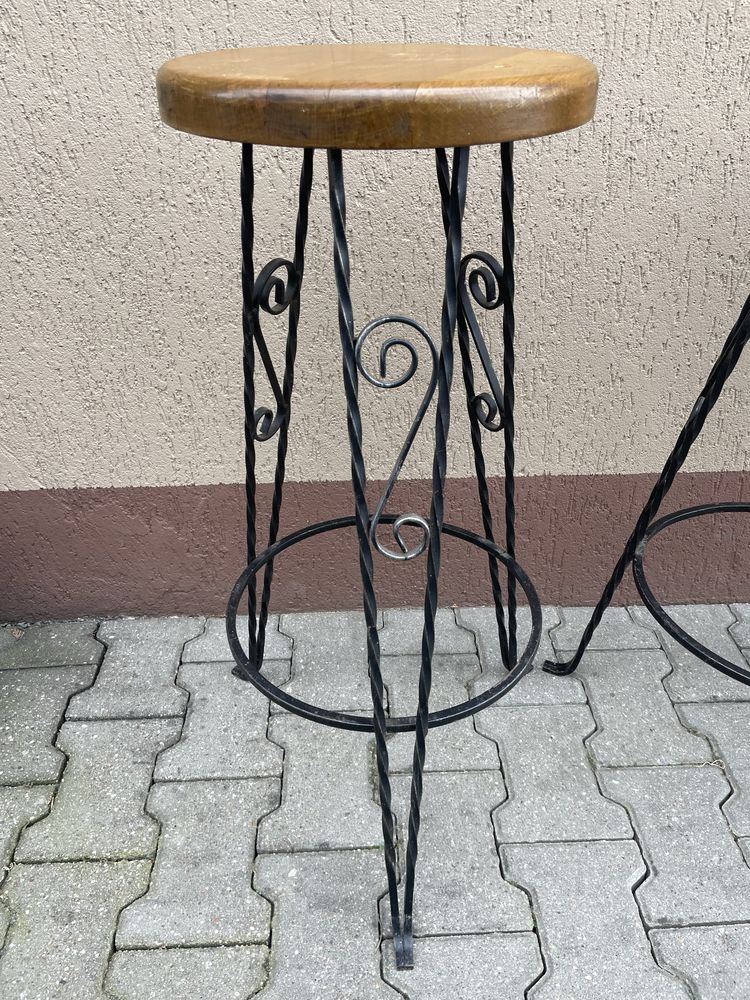 Hokery krzesla barowe metal kute z drewnem