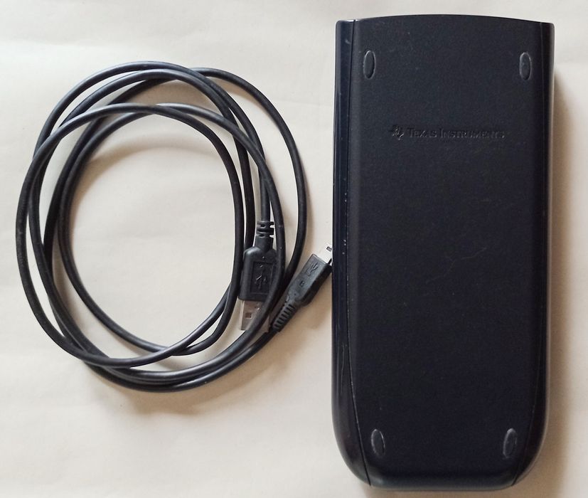 Calculadora TI-84 plus como nova