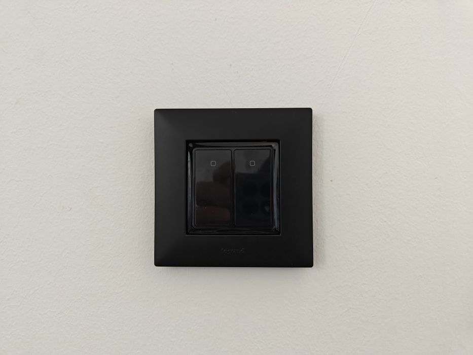 8 espelhos legrand pretos (compatível com frame Shelly)