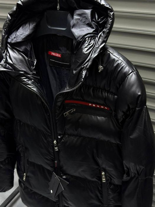Куртка нова  Prada