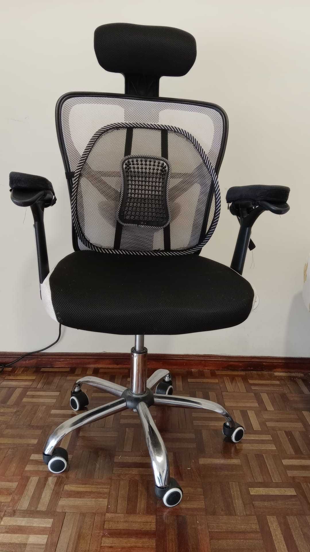 Cadeira Gamer - Em Ótimo Estado.