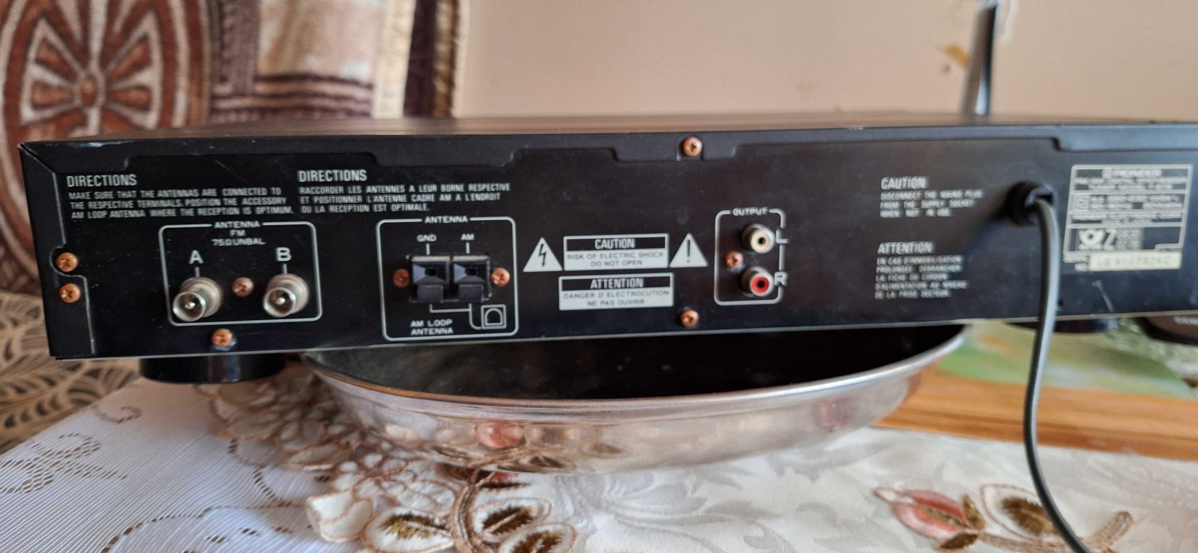 Tuner Pioneer  , F 676 , sprawny