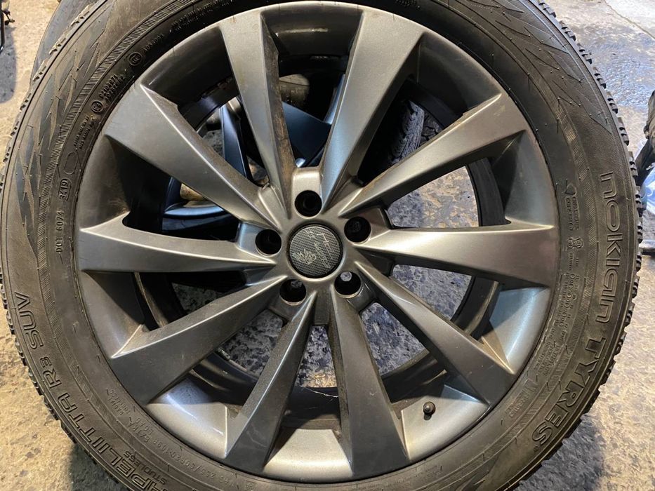 Нокіан 255/50R20 зима  комплект диски з резиною титани 5*112 nokian