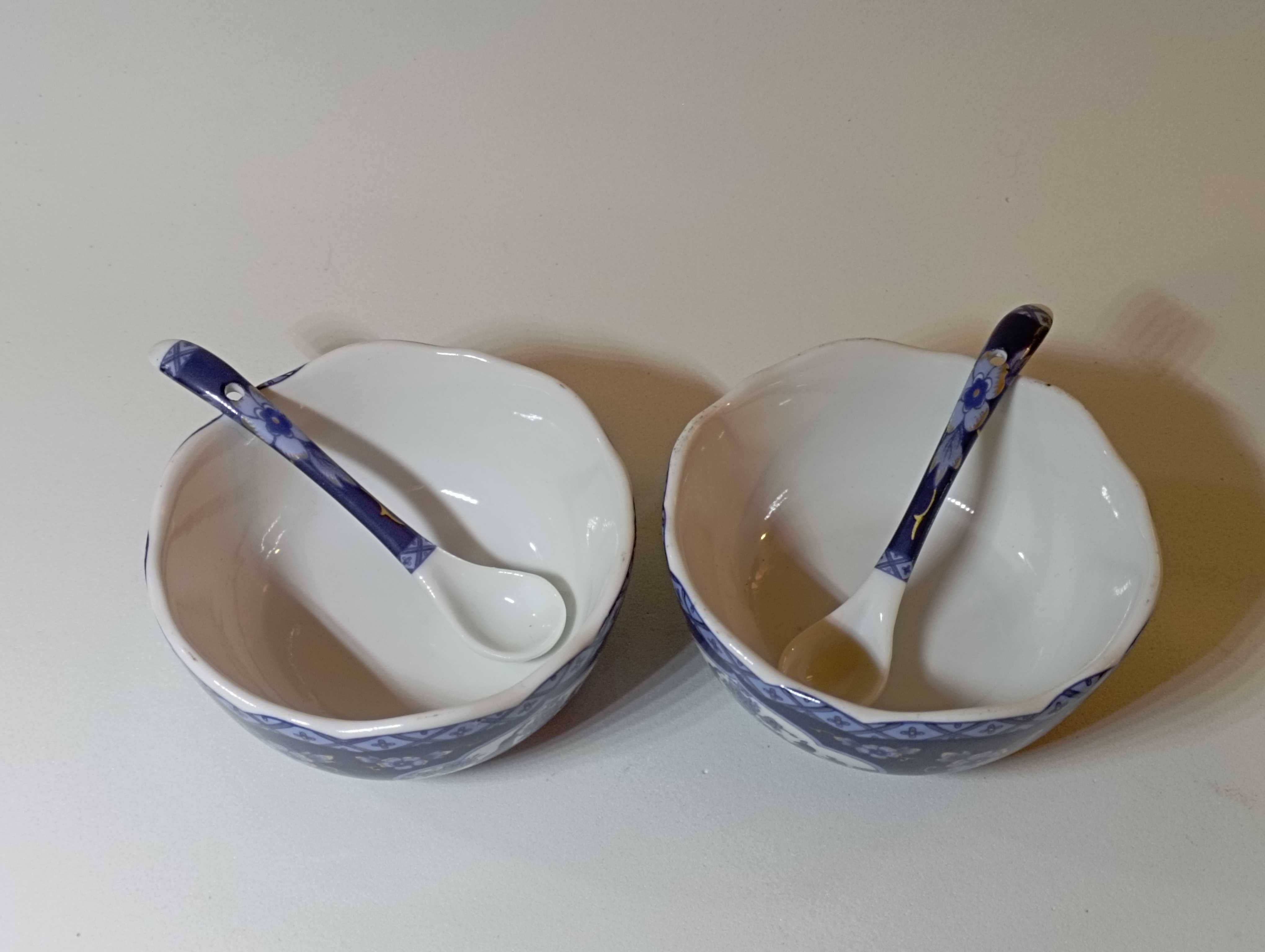 2 miseczki chińskie porcelanowe z łyżeczkami