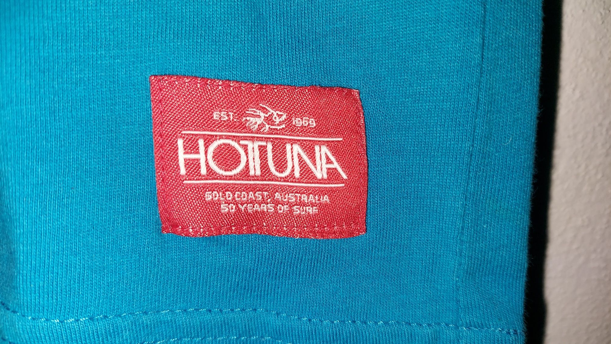 16€ Lote 2 t-shirts HOT TUNA  7/8anos