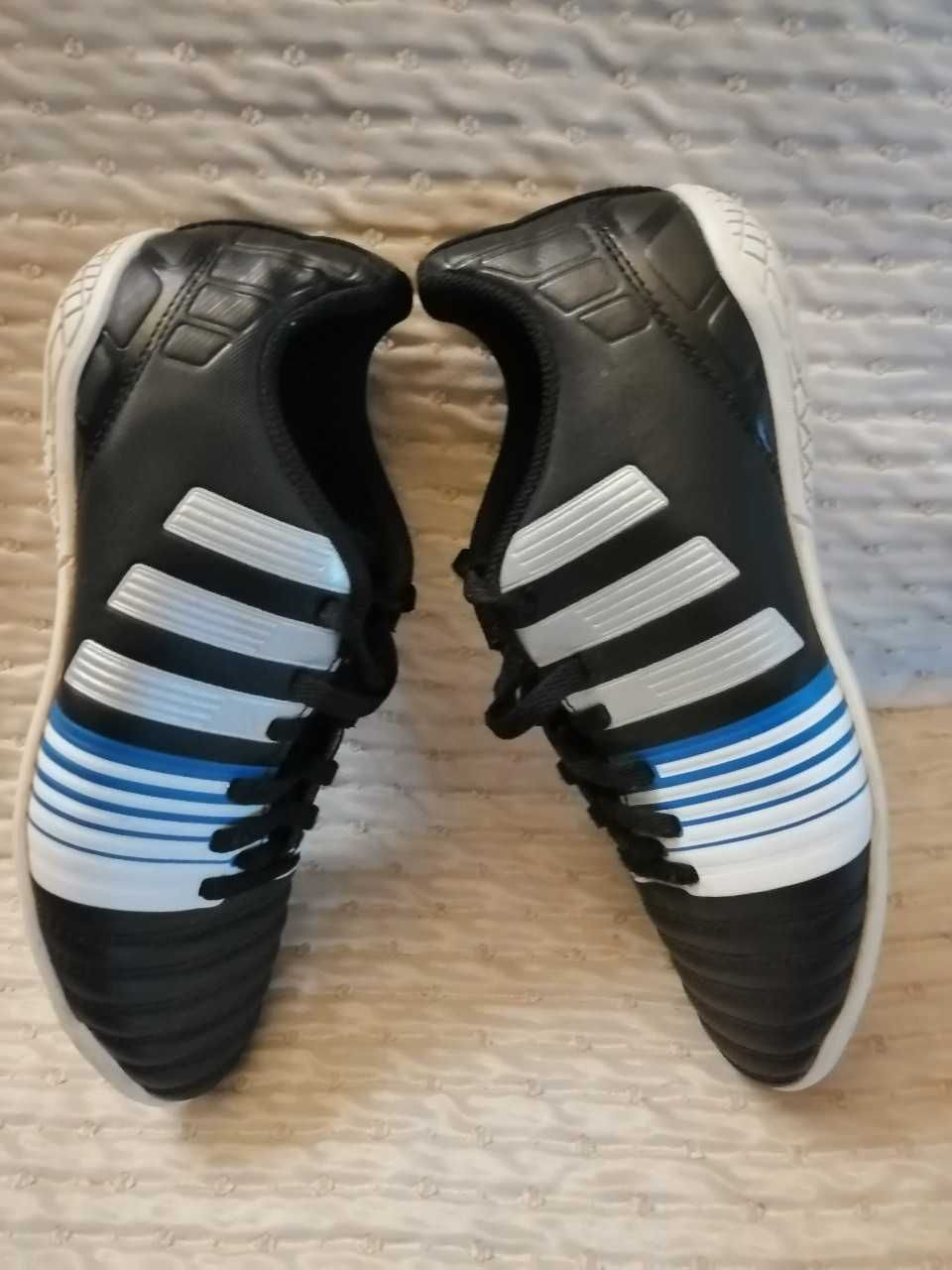 Adidas 4.0 buciki rozm. 36 wkładka 22 cm wkładka czarne
