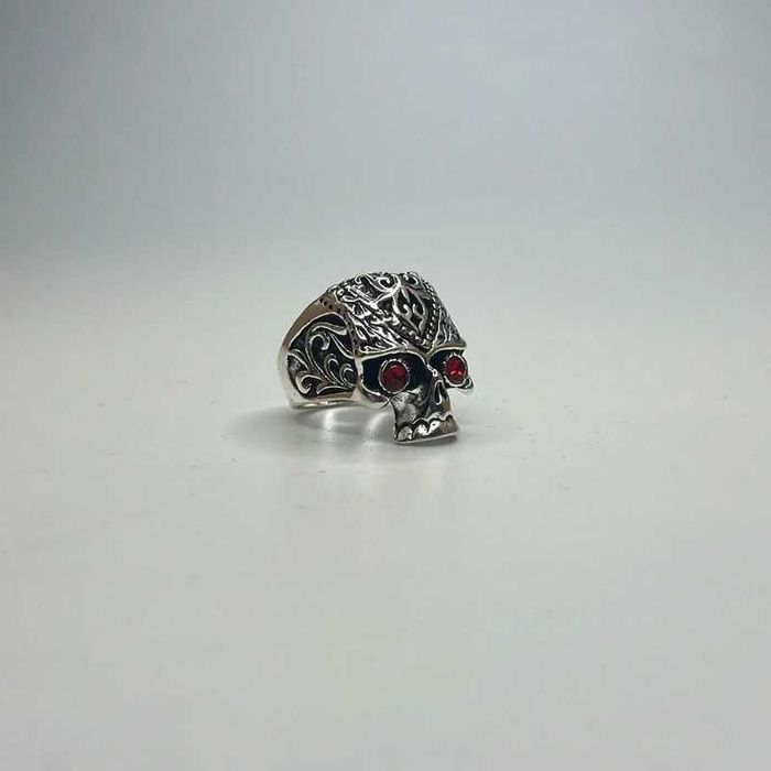Sygnet pierścionek obrączka ring czaszka czerwone oczy