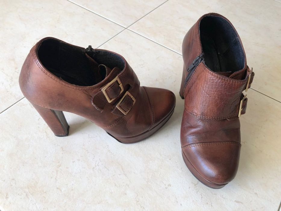 Botins 37 Castanhos em Pele