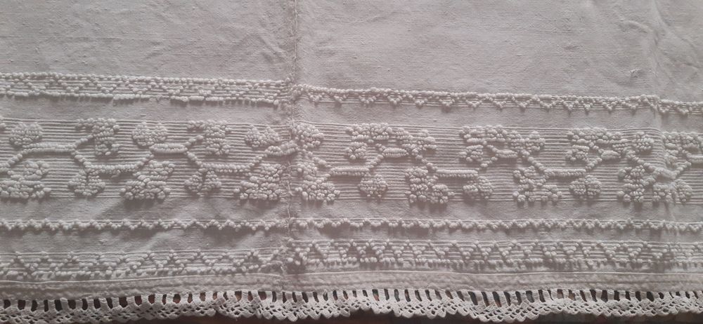 Lençol de linho com quase 100 anos, está novo feito no tear