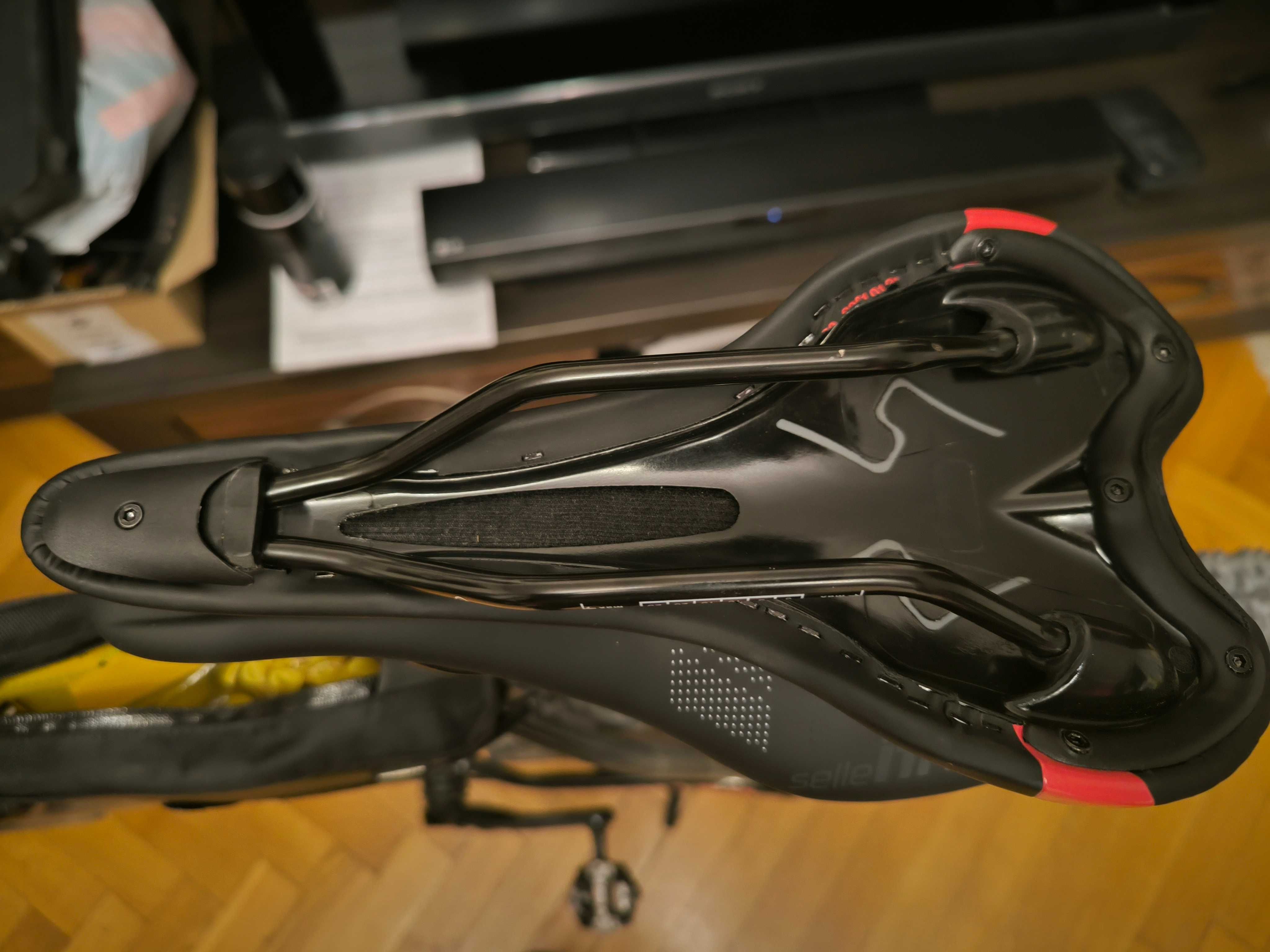 Siodełko Accent EXE Pro 130mm szosa mtb