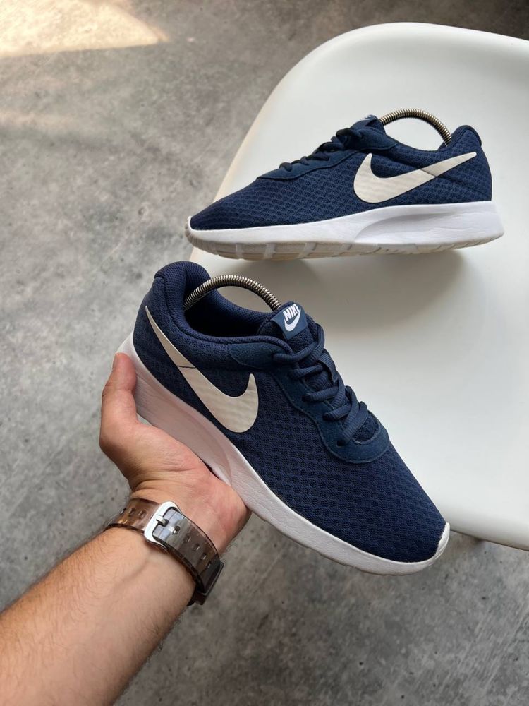Оригінальні жіночі кросівки Nike Tanjun 38 (24см) Як Нові!