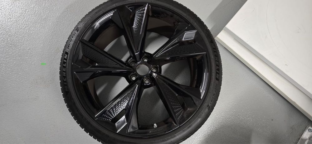 Sprzedam komplet oryginalnych felg Audi RS 22 cale
