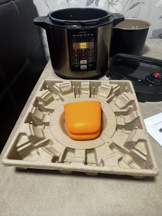 Мультиварка Philips HD 2139/40  ( Использовалась 1 раз )