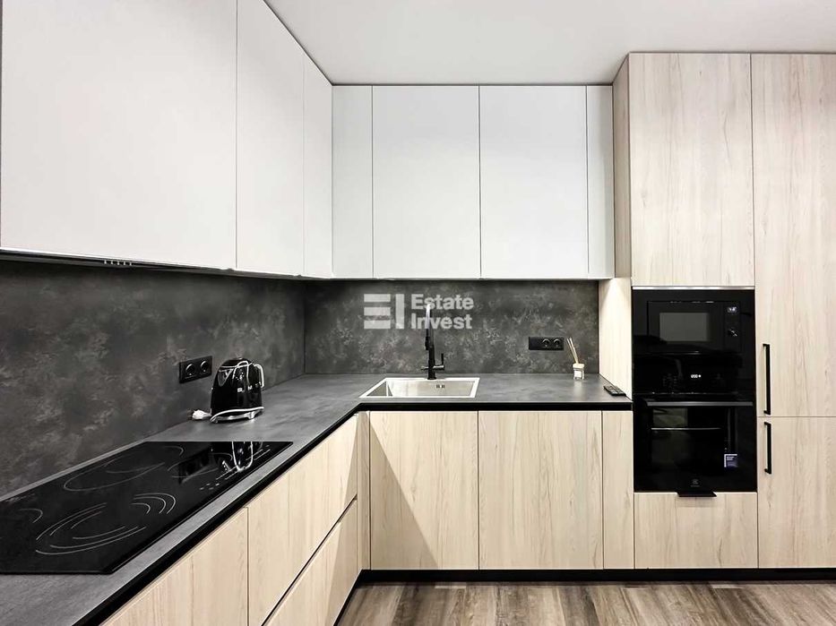 Продам 3-х к кв, новострой, ЖК Дом с ротондами, метро Научная, Госпром