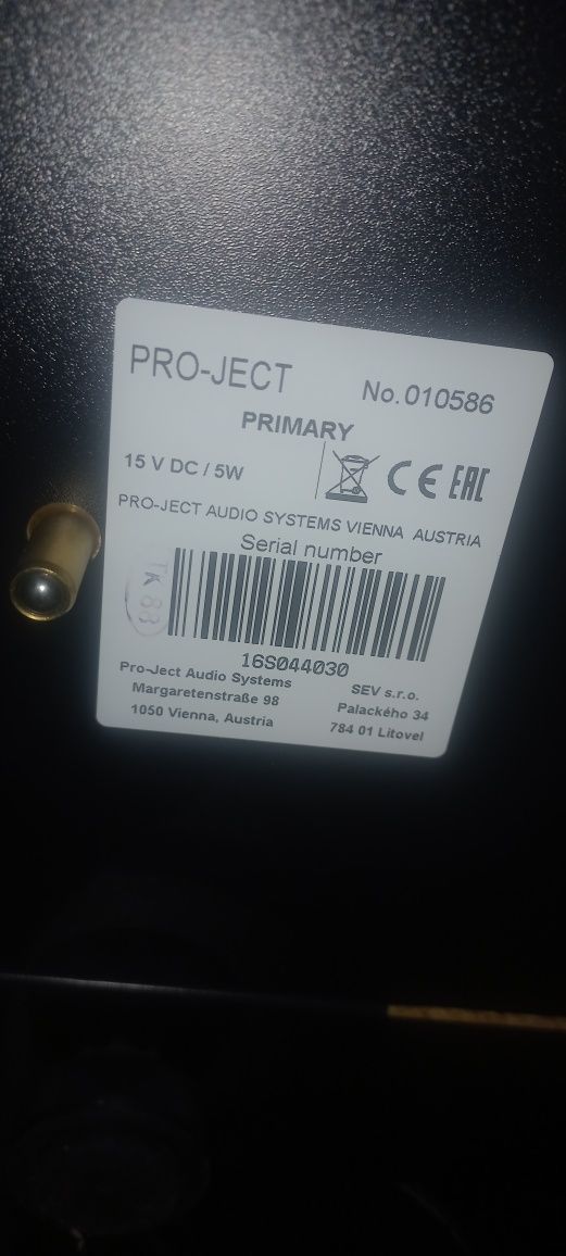 Sprzedam gramofon pro-ject primary.