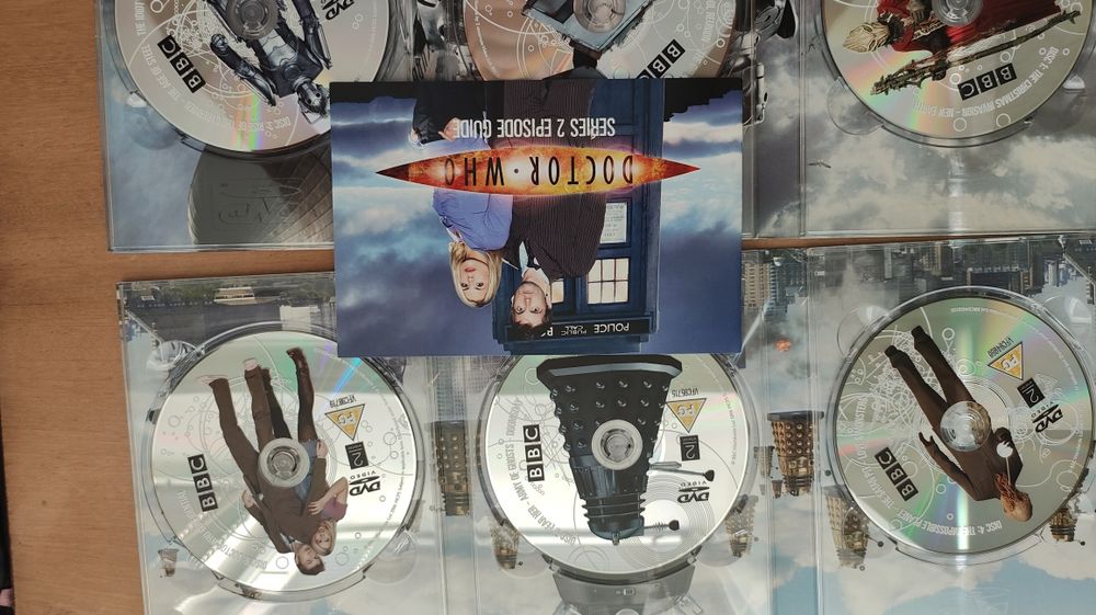 Багато фірмових аудіо CD